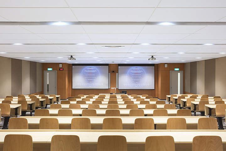 新加坡国立大学